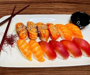 Box sushi mix spécial 12p